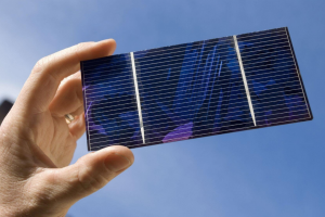वैज्ञानिकों ने एक नया रिकॉर्ड दक्षता सौर पैनलों स्थापित करने के लिए सक्षम थे
