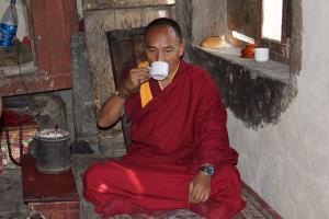 तिब्बत से राज: या क्यों भिक्षु शतायु पेय सुबह गर्म पानी।