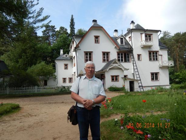 हाउस चित्रकार और वास्तुकार Polenov। लेखक द्वारा तस्वीर