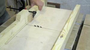 Conveyers के लिए एक सरल उपकरण, एक ही भागों में कटौती करने के लिए।