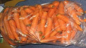 कैसे अगली फसल तक एक प्लास्टिक की थैली में गाजर रखने के लिए।